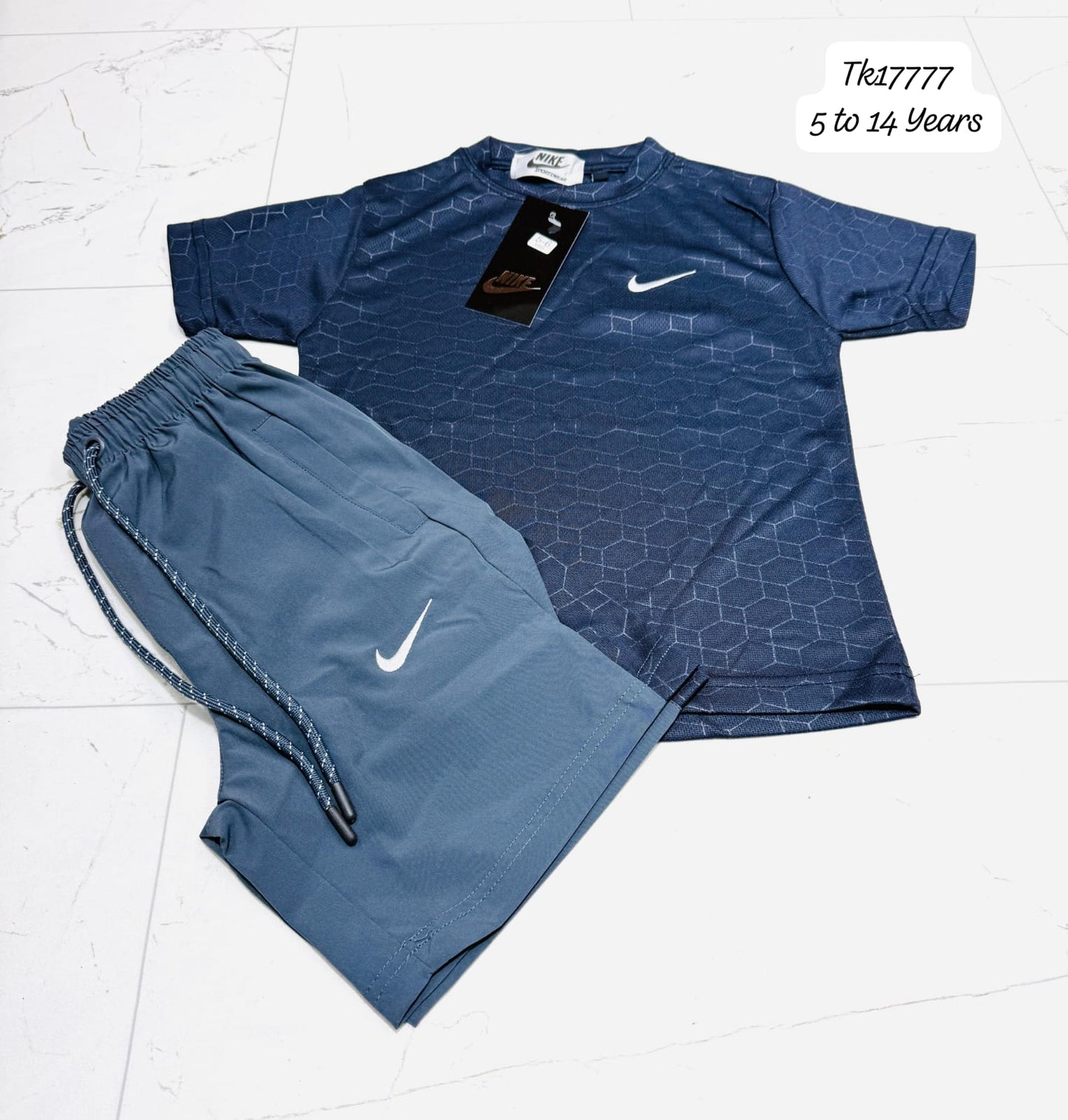 Kids Suits available in Uk in different Sizes £30